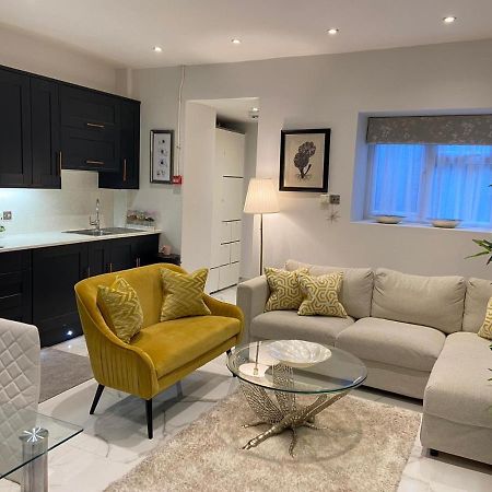 Elegant 2 Bed Flat In Chiswick Apartment ลอนดอน ภายนอก รูปภาพ