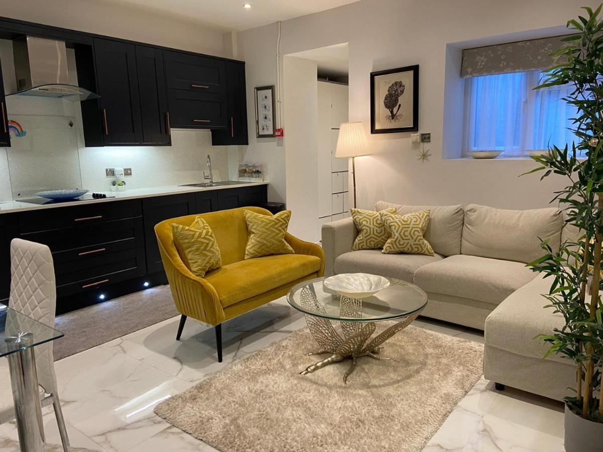 Elegant 2 Bed Flat In Chiswick Apartment ลอนดอน ภายนอก รูปภาพ