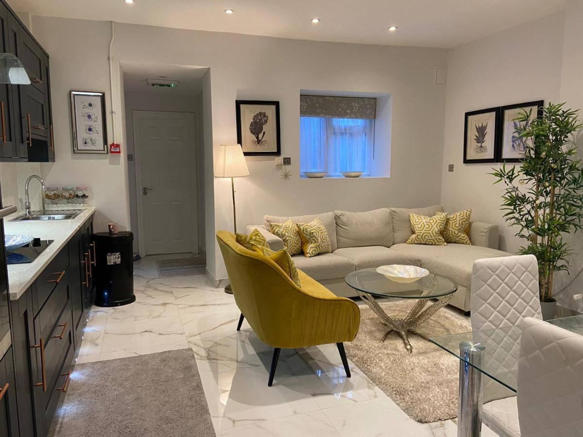 Elegant 2 Bed Flat In Chiswick Apartment ลอนดอน ภายนอก รูปภาพ
