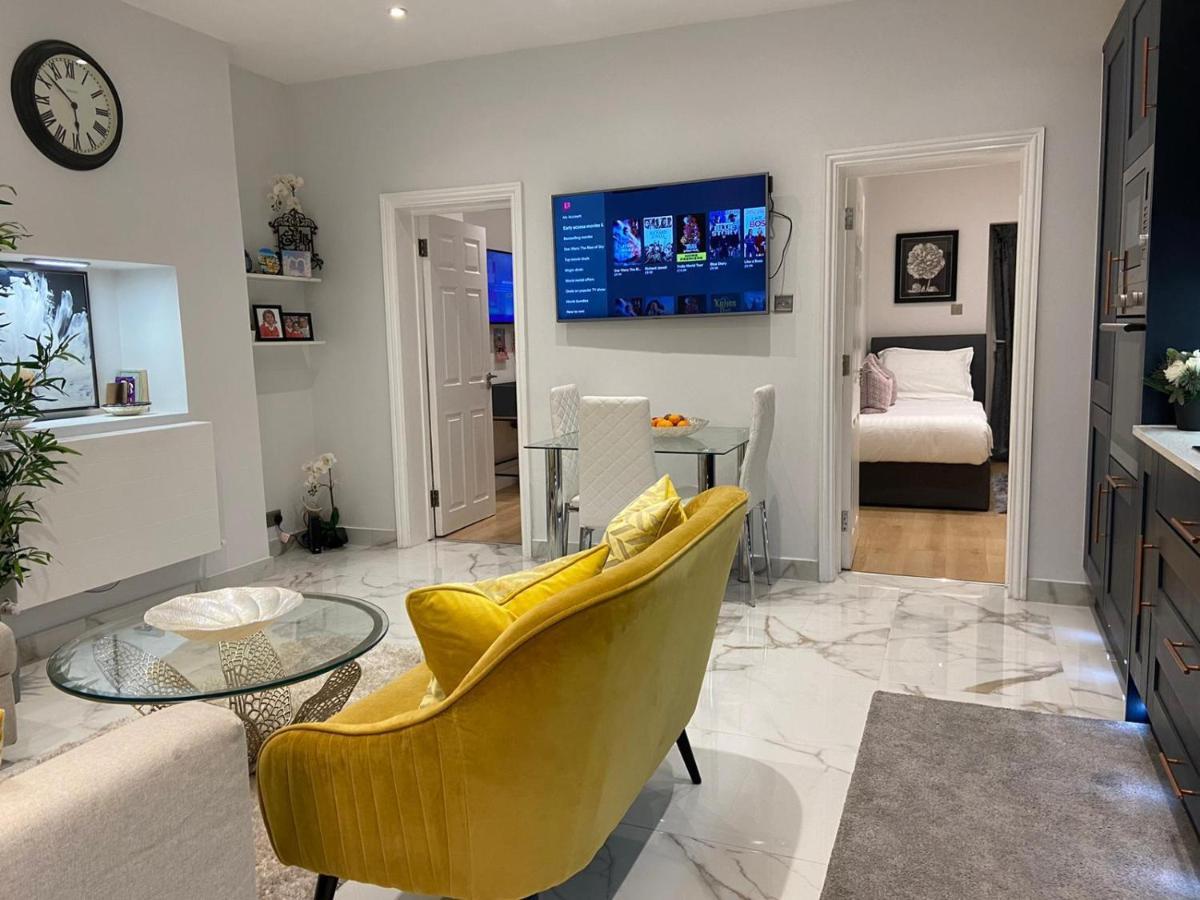 Elegant 2 Bed Flat In Chiswick Apartment ลอนดอน ภายนอก รูปภาพ
